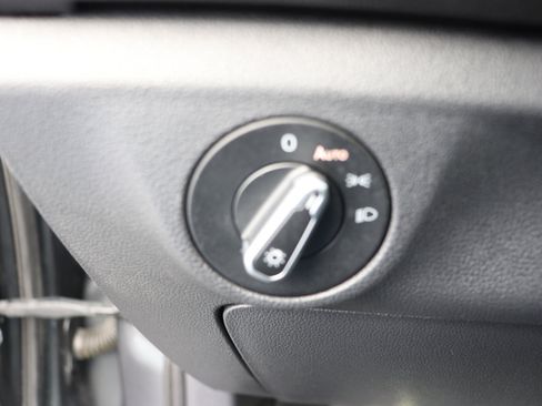 Used 2024 Volkswagen Jetta SE image 38