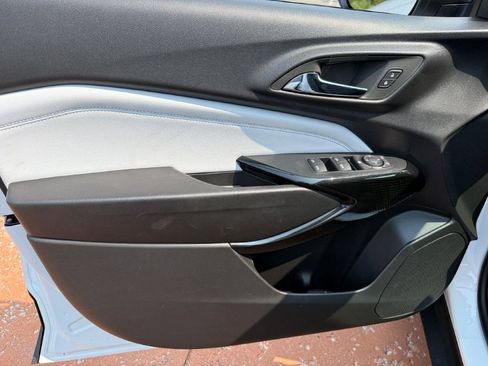 New 2026 Chevrolet Trax LT w/ LT Convenience Package FWD image 8