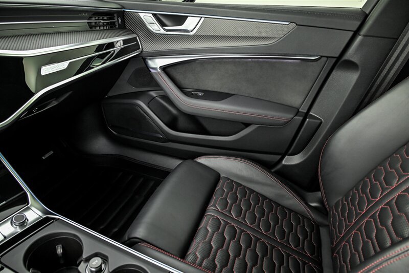 Used 2023 Audi RS 6 AWD/4WD image 31