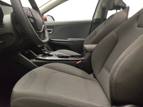 Used 2025 Kia K4 FWD image 17