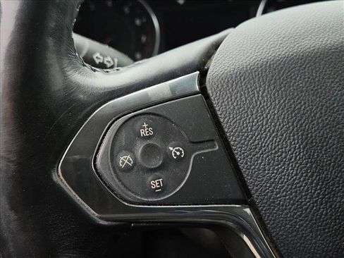 Used 2018 Chevrolet Traverse LT image 9