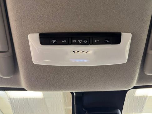 Used 2024 Nissan Versa SV FWD image 37