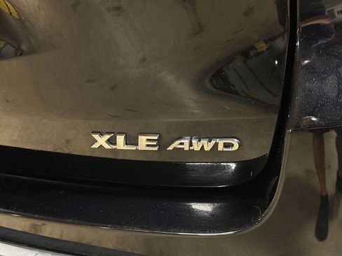 Used 2017 Toyota Highlander XLE AWD/4WD image 29