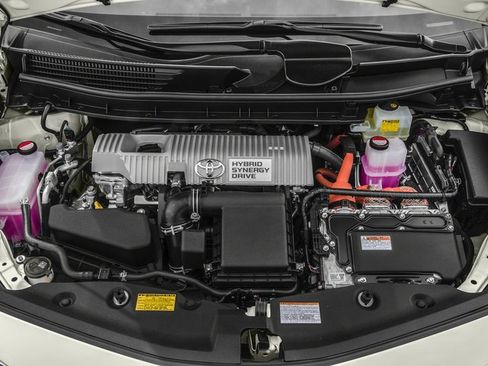 Used 2017 Toyota Prius V Two image 13