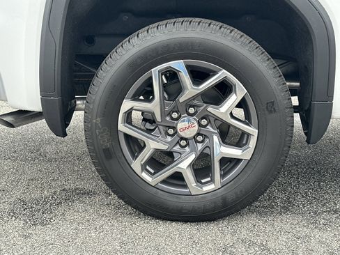 New 2026 GMC Sierra 1500 SLE w/ Preferred Package image 17