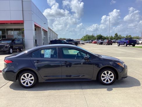 Used 2026 Toyota Corolla LE FWD image 8