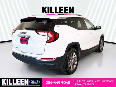 Used 2024 GMC Terrain SLT image 8