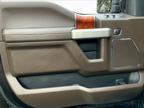 Used 2016 Ford F150 King Ranch w/ Equipment Group 601A Luxury AWD/4WD image 22