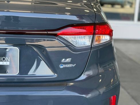 Certified 2025 Toyota Corolla LE FWD image 14