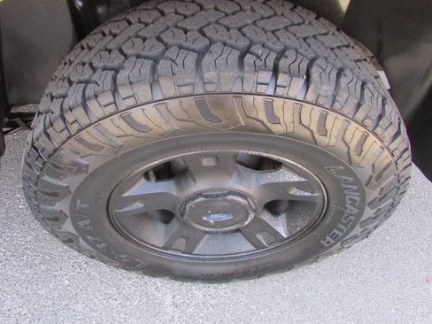 Used 2001 Ford Explorer Sport Trac 2WD image 14
