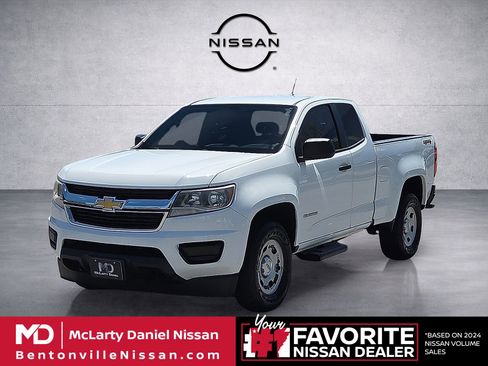 Used 2016 Chevrolet Colorado W/T w/ WT Convenience Package AWD/4WD image 2