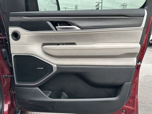 Used 2023 Jeep Wagoneer Series III w/ Preferred Equipment Group image 22