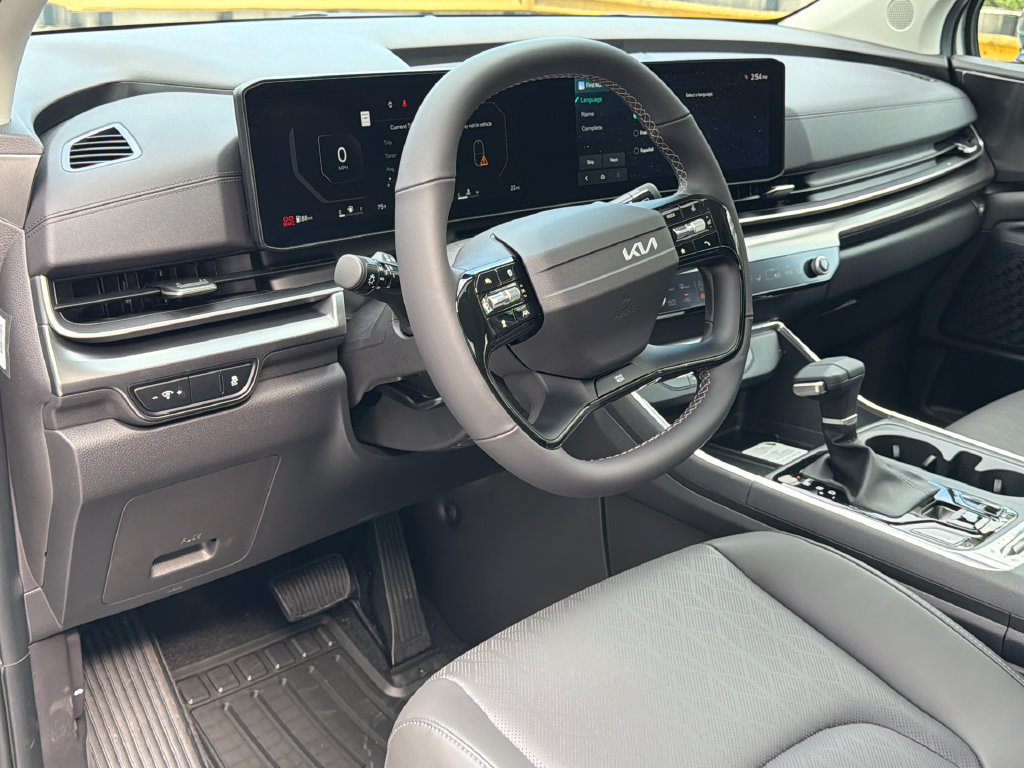 New 2027 Kia Carnival SX w/ Dark Edition Package FWD image 17