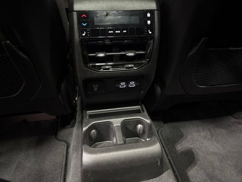 Used 2021 Jeep Grand Cherokee L Limited w/ Luxury Tech Group II AWD/4WD image 32