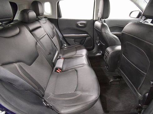 Used 2018 Jeep Compass Latitude w/ Cold Weather Group image 17