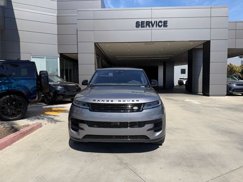 Used 2023 Land Rover Range Rover Sport SE AWD/4WD image 2