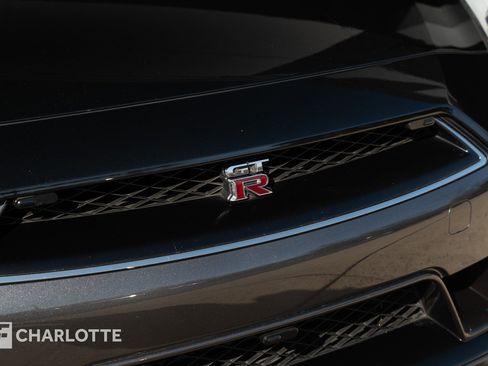 Used 2015 Nissan GT-R Premium image 3