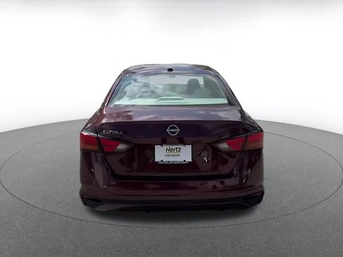 Used 2025 Nissan Altima 2.5 SV image 11