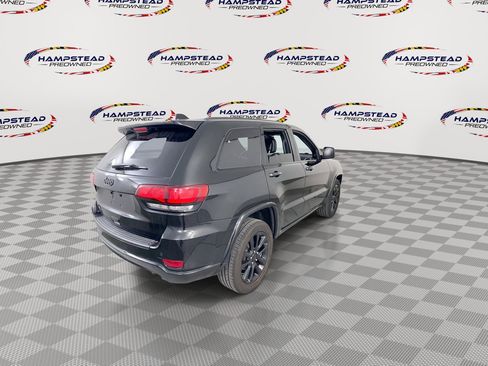 Used 2019 Jeep Grand Cherokee Altitude AWD/4WD image 8