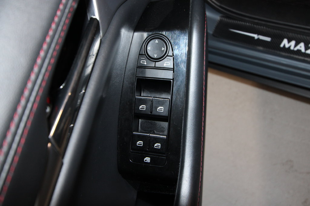Used 2023 MAZDA MAZDA3 s AWD/4WD image 6