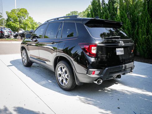 Used 2023 Honda Passport TrailSport image 8