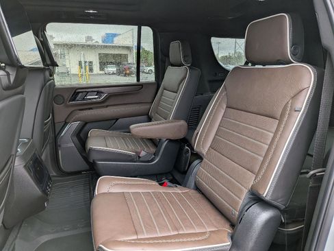 New 2026 GMC Yukon XL Denali Ultimate AWD/4WD image 23