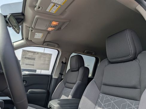 New 2026 Nissan Frontier 4x4 Crew Cab image 6