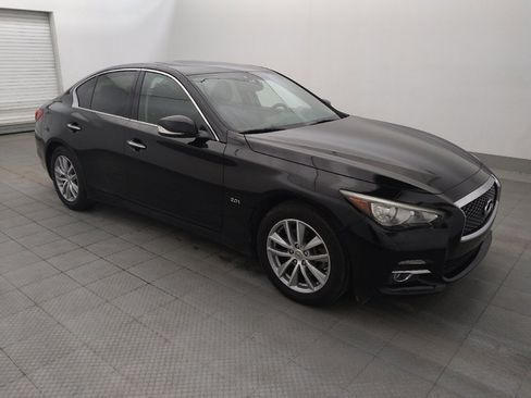 Used 2017 INFINITI Q50 2.0t w/ Moonroof Package RWD image 11