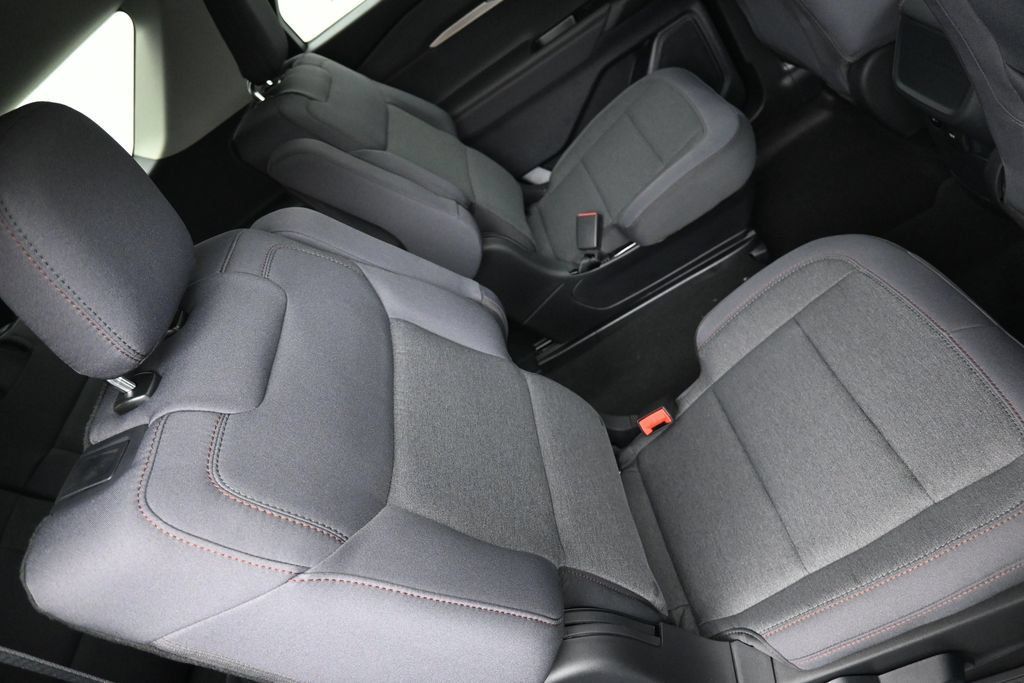 Used 2026 Ford Explorer Active AWD/4WD image 23