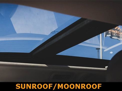 Used 2018 Chrysler Pacifica Limited w/ Tire & Wheel Group image 11