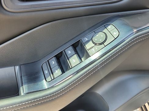 Certified 2024 Nissan Rogue SV FWD image 16