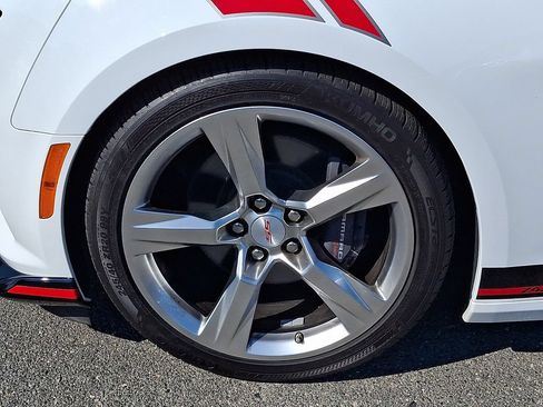 Used 2017 Chevrolet Camaro SS RWD image 8