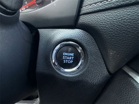 Used 2022 Toyota RAV4 XLE image 23