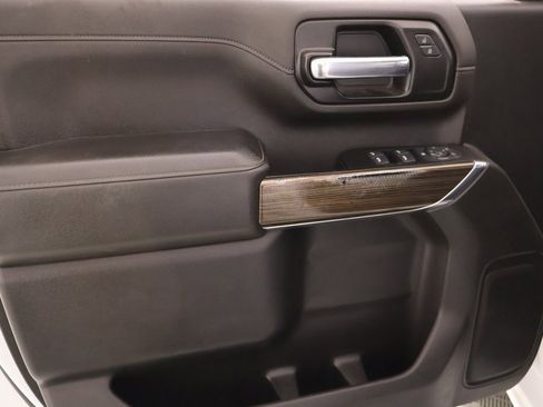 Used 2022 Chevrolet Silverado 2500 LT w/ Convenience Package image 14