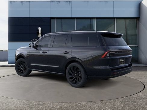 New 2026 Lincoln Navigator Reserve w/ Jet Appearance Package AWD/4WD image 4