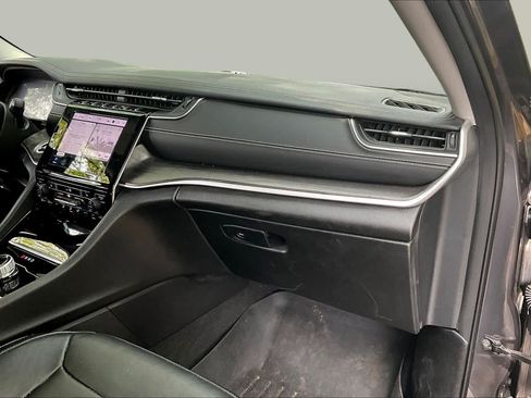 Used 2022 Jeep Grand Cherokee L Limited RWD image 18
