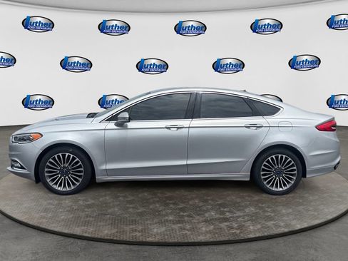 Used 2017 Ford Fusion SE FWD image 2