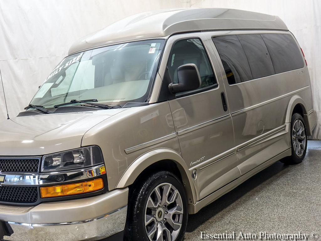 Used 2023 Chevrolet Express 2500 RWD image 4