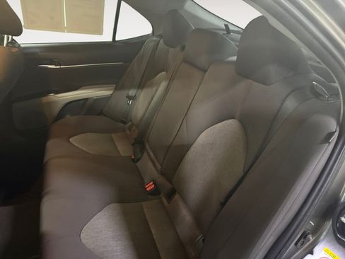 Used 2019 Toyota Camry LE FWD image 20