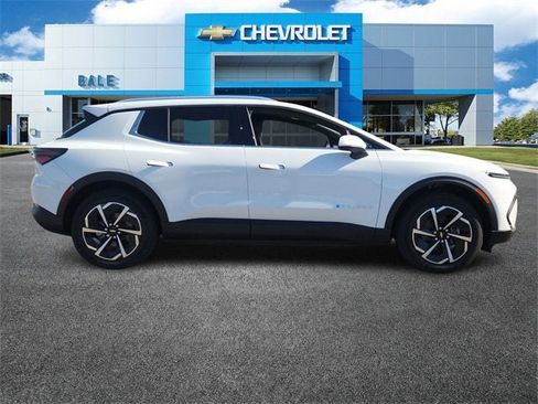 New 2026 Chevrolet Equinox EV LT image 2