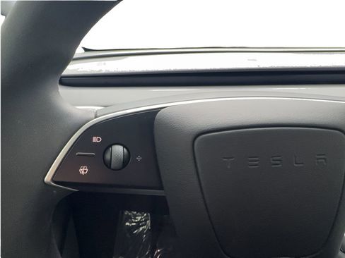 Used 2026 Tesla Model Y AWD image 40