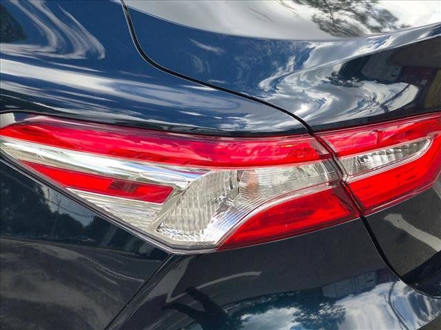 Used 2018 Toyota Camry LE FWD image 13