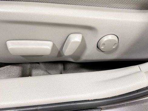 Certified 2016 Toyota Camry LE FWD image 14