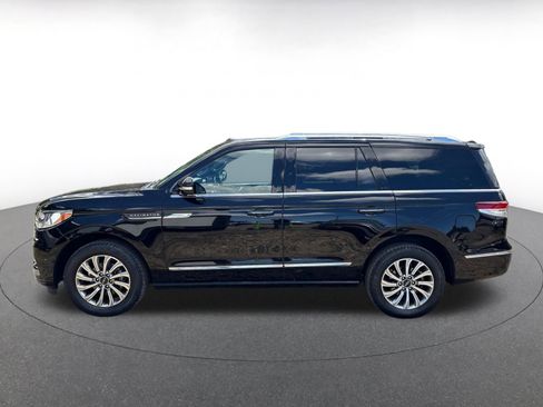 Used 2024 Lincoln Navigator Premiere image 4
