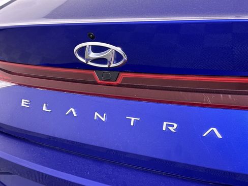 Used 2022 Hyundai Elantra SEL w/ Convenience Package image 69