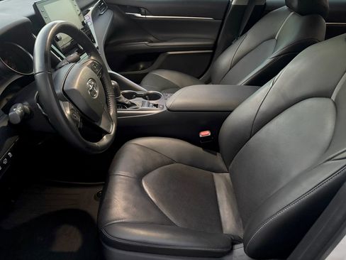 Used 2022 Toyota Camry XSE image 10