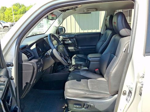 Used 2021 Toyota 4Runner Venture AWD/4WD image 10
