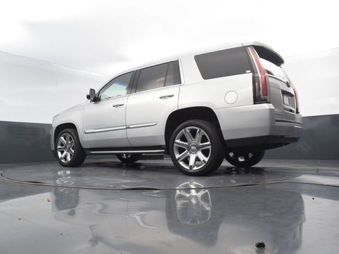 Used 2016 Cadillac Escalade Luxury image 50