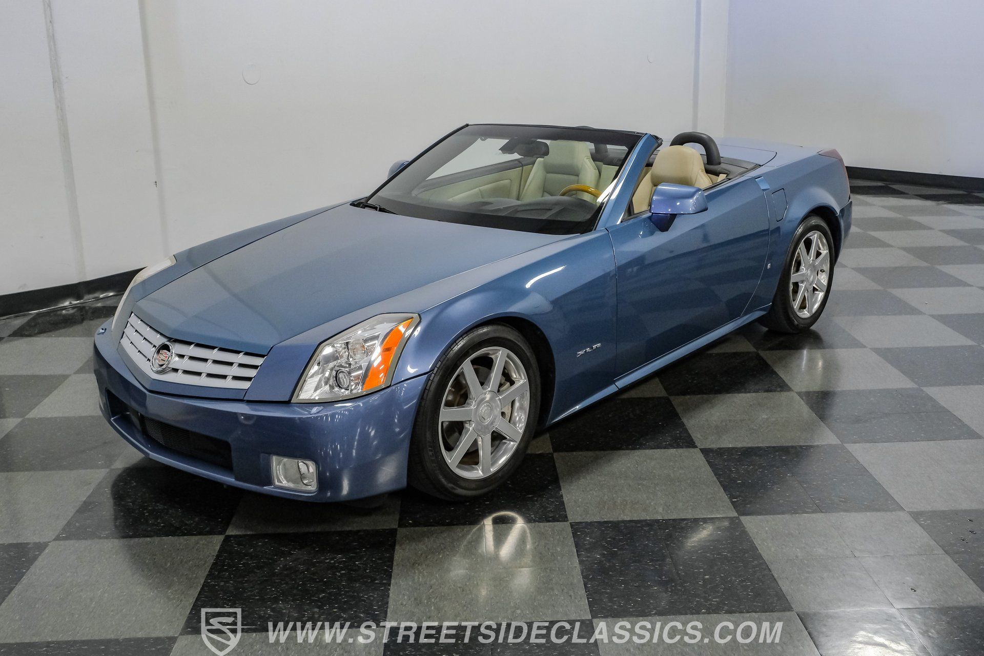 Used 2006 Cadillac XLR RWD image 35