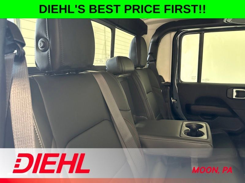 New 2026 Jeep Gladiator Rubicon w/ Steel Power Dome Hood Package AWD/4WD image 11